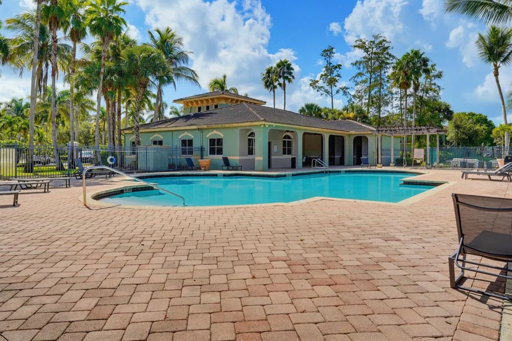 350 CRESTWOOD CIRCLE #306 Royal Palm Beach, FL 33411