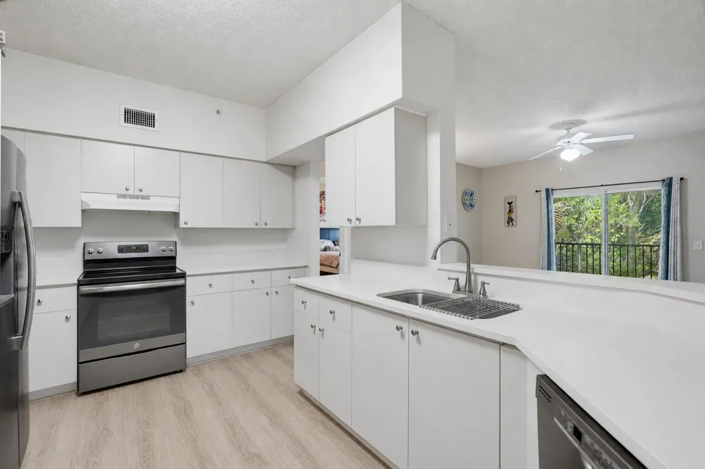 350 CRESTWOOD CIRCLE #306 Royal Palm Beach, FL 33411