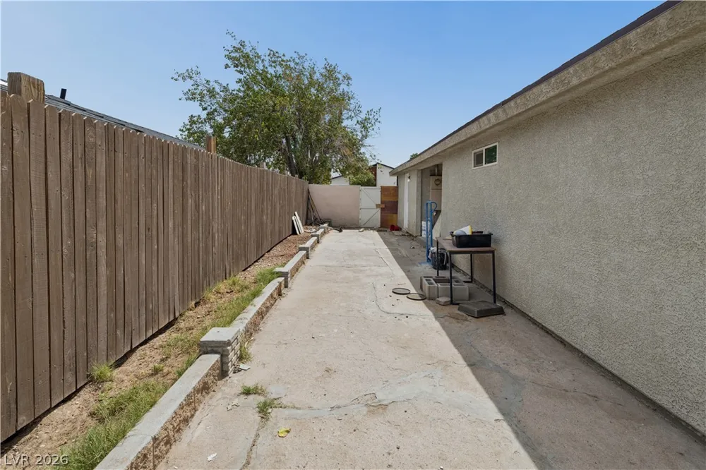1025 Yucca Avenue Las Vegas, NV 89104