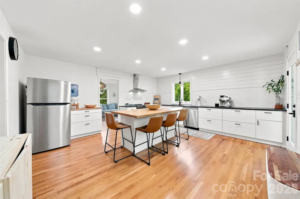 703 Wilmore Street NE Lenoir, NC 28645