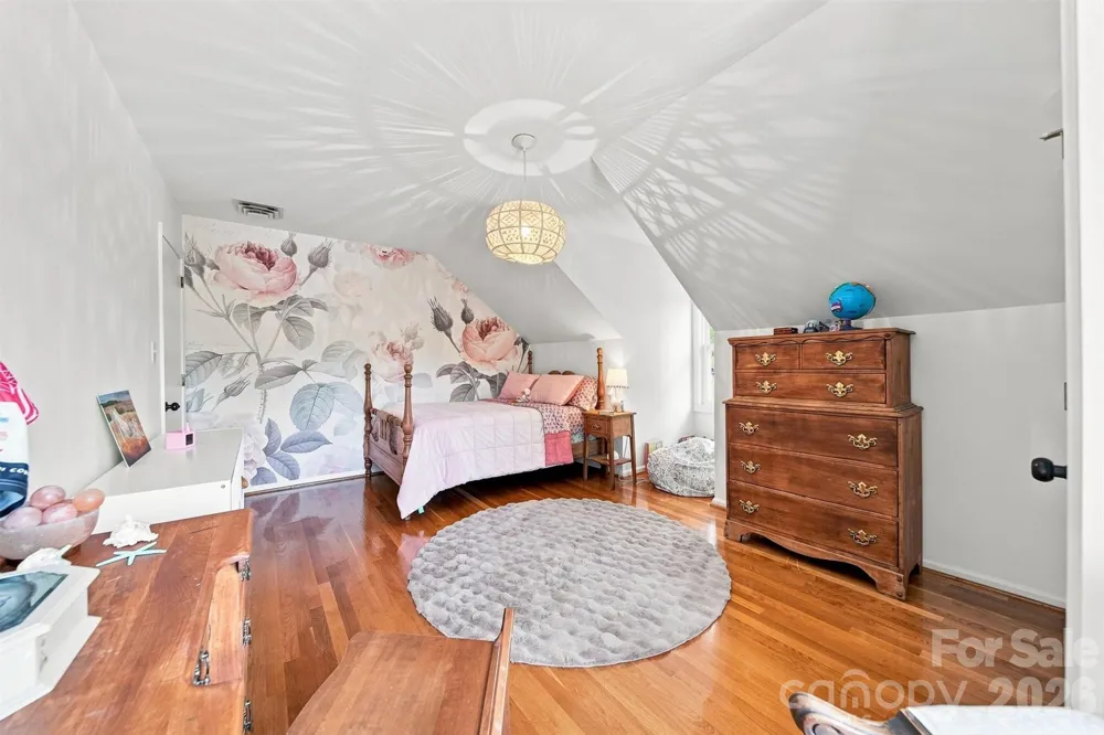 703 Wilmore Street NE Lenoir, NC 28645
