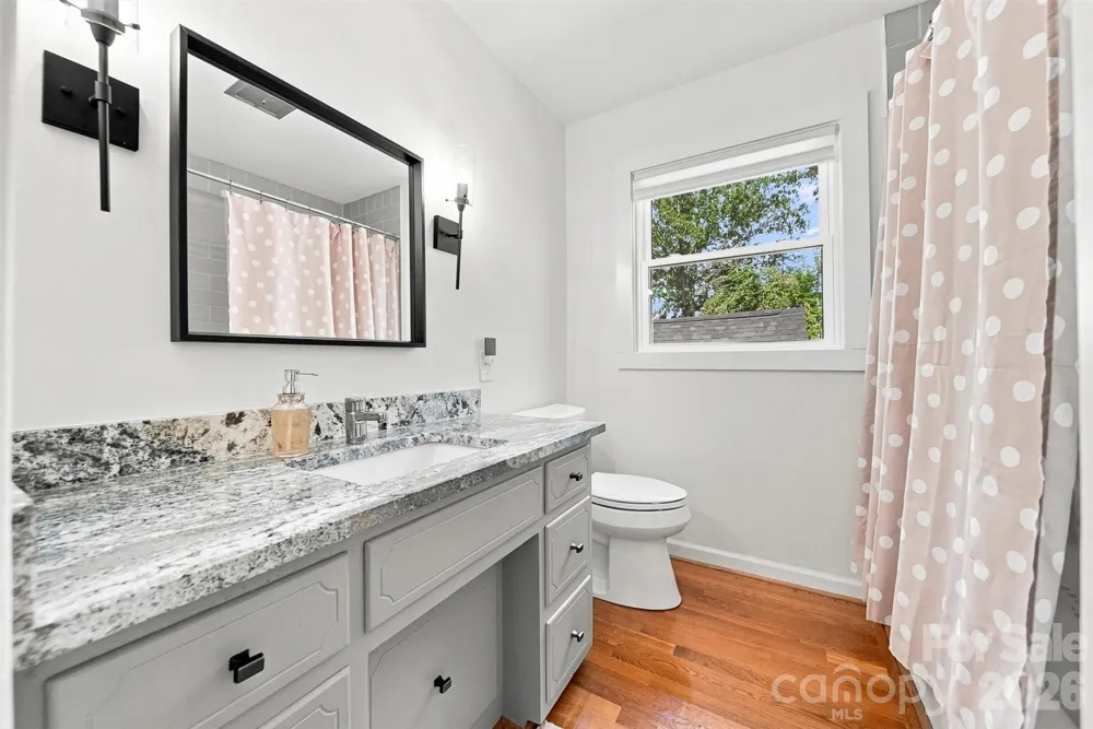 703 Wilmore Street NE Lenoir, NC 28645