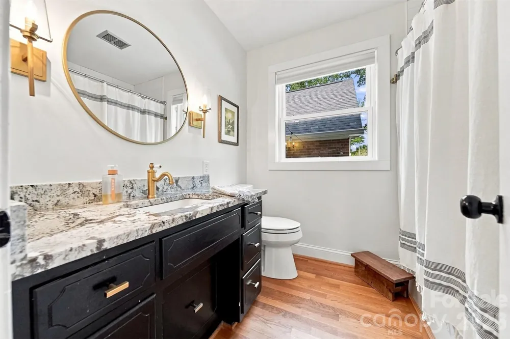 703 Wilmore Street NE Lenoir, NC 28645