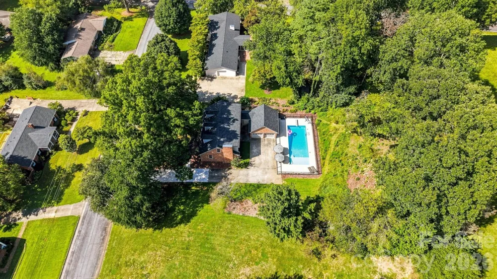703 Wilmore Street NE Lenoir, NC 28645