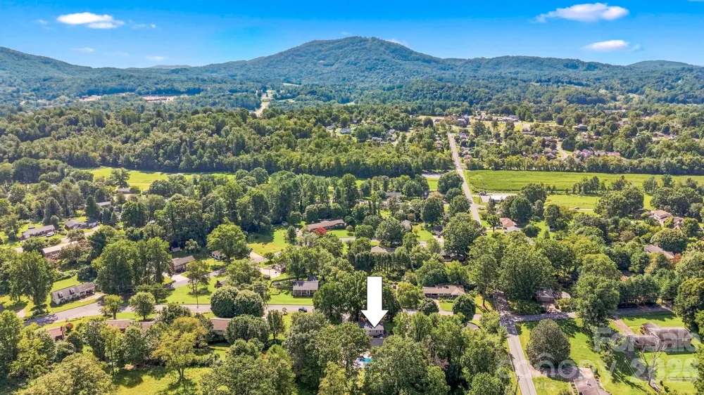 703 Wilmore Street NE Lenoir, NC 28645