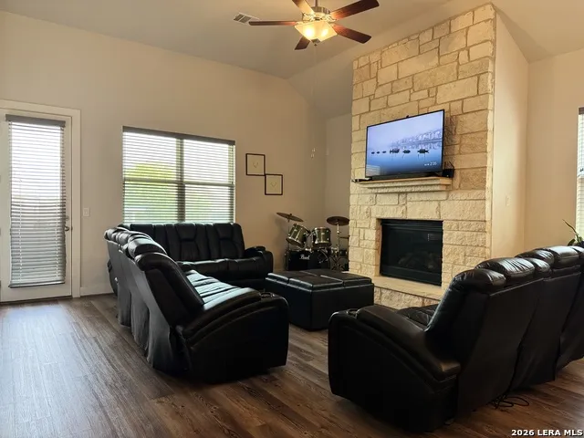 1162 THICKET LN New Braunfels, TX 78132