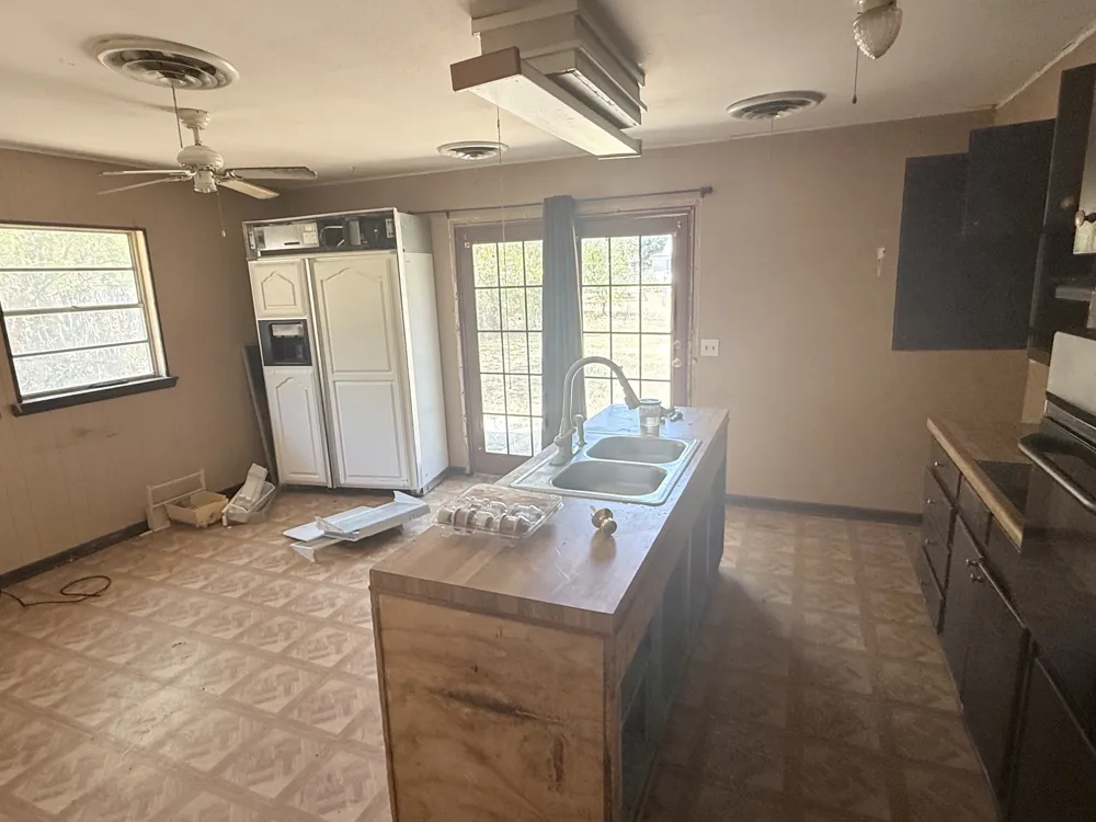 2405 Avenue E Brownwood, TX 76801