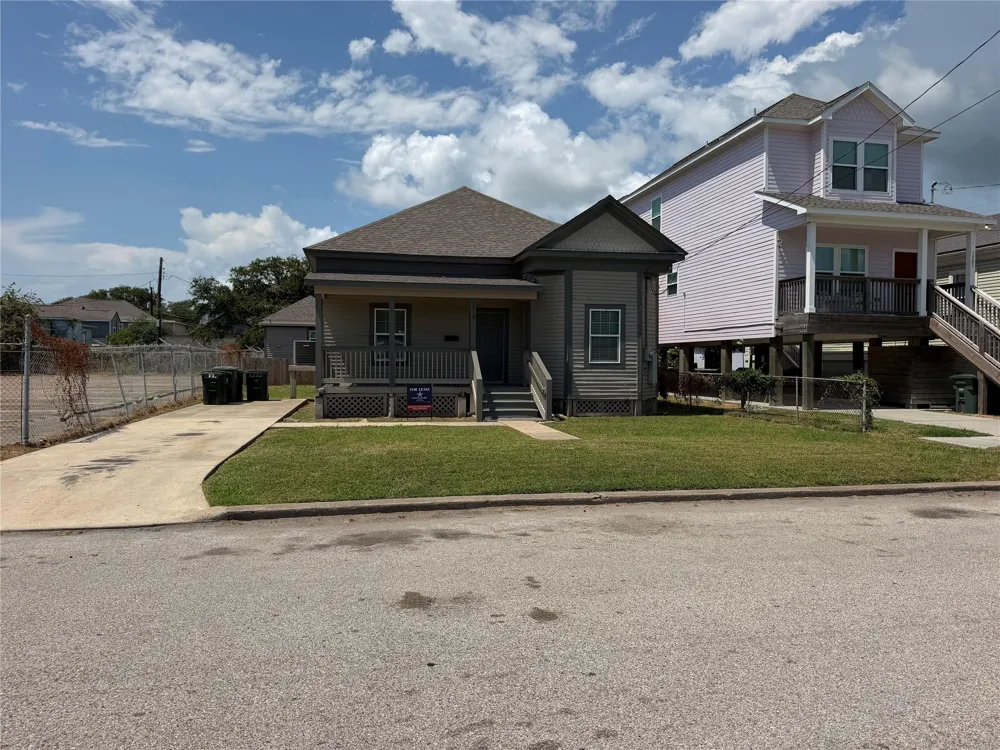1213 30th Galveston, TX 77550