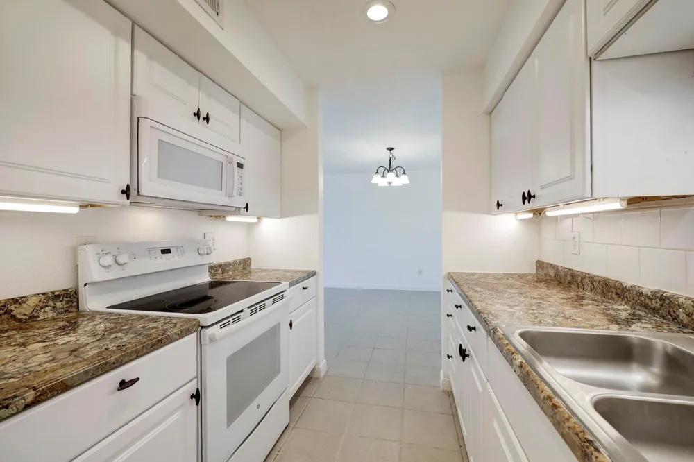 16120 Stuebner Airline Road #611 Spring, TX 77379