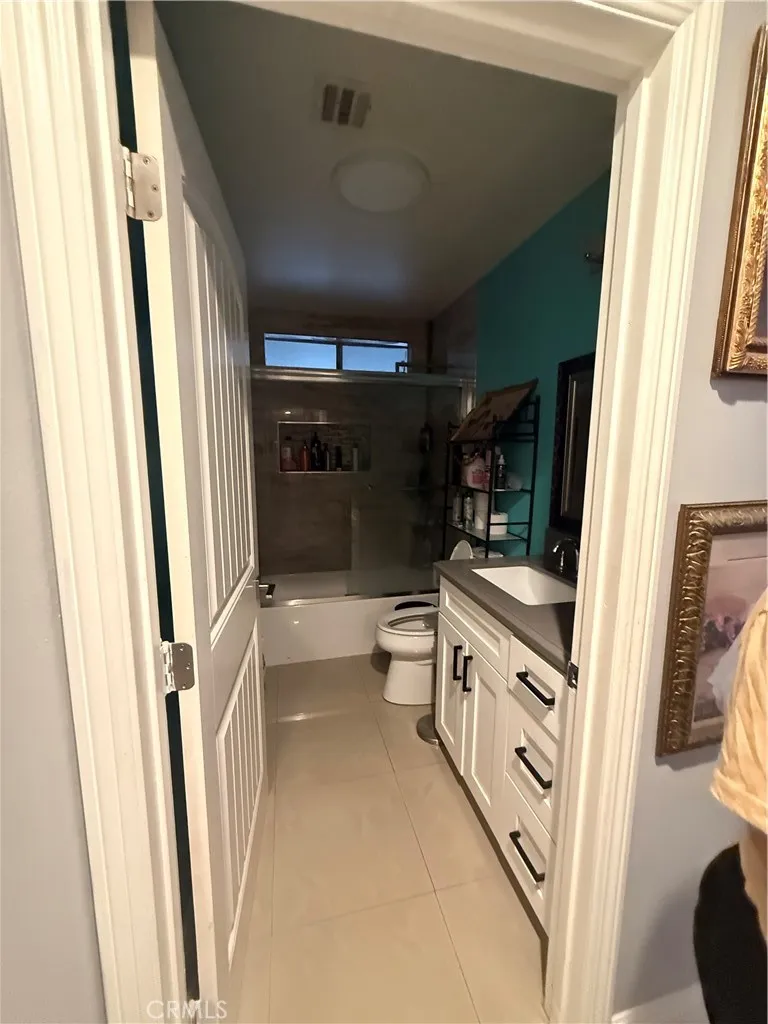 232 1 st Perris, CA 92570