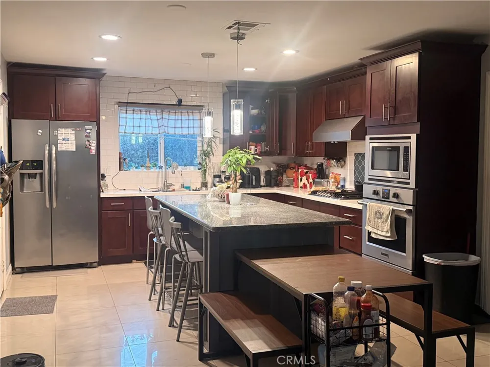 232 1 st Perris, CA 92570