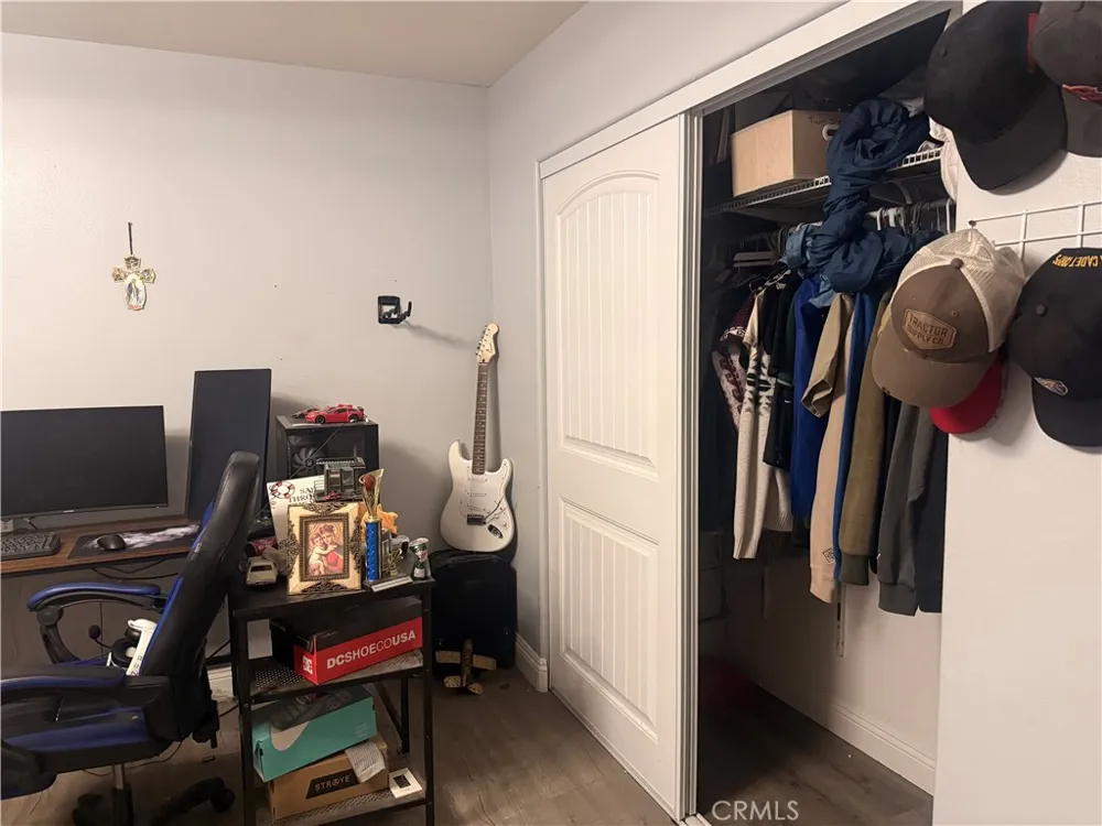 232 1 st Perris, CA 92570