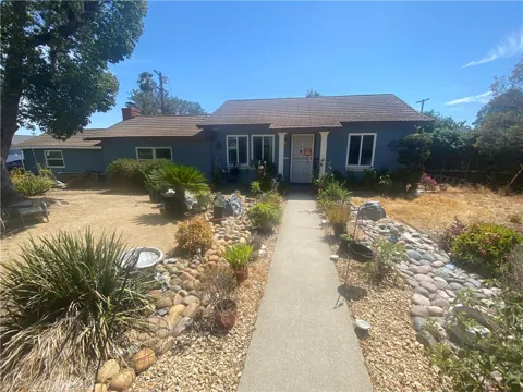 1012 E Rosewood Court