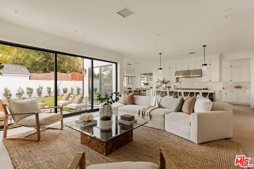 1531 Glencoe Avenue Venice, CA 90291