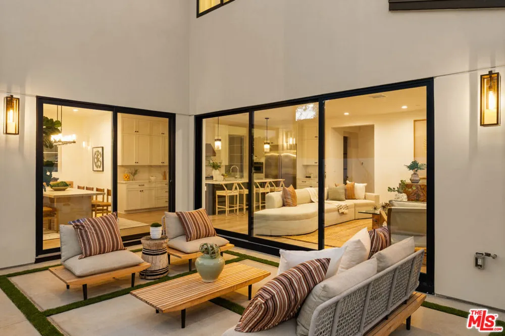 1531 Glencoe Avenue Venice, CA 90291