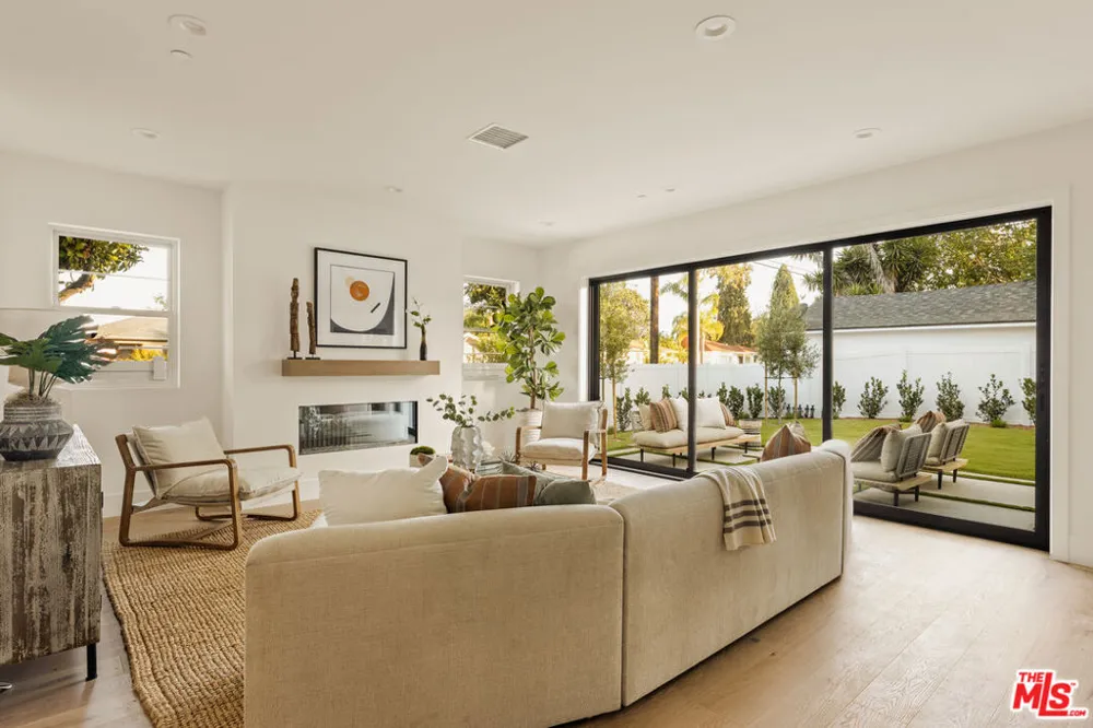 1531 Glencoe Avenue Venice, CA 90291
