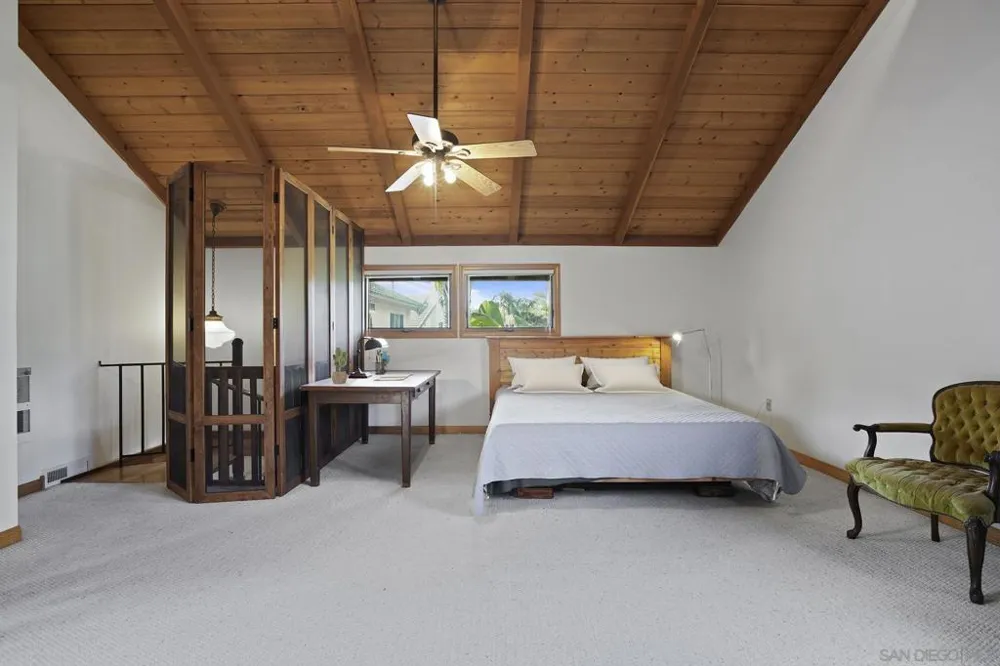 2706 El Rastro Ln Carlsbad, CA 92009