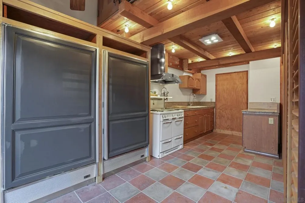 2706 El Rastro Ln Carlsbad, CA 92009