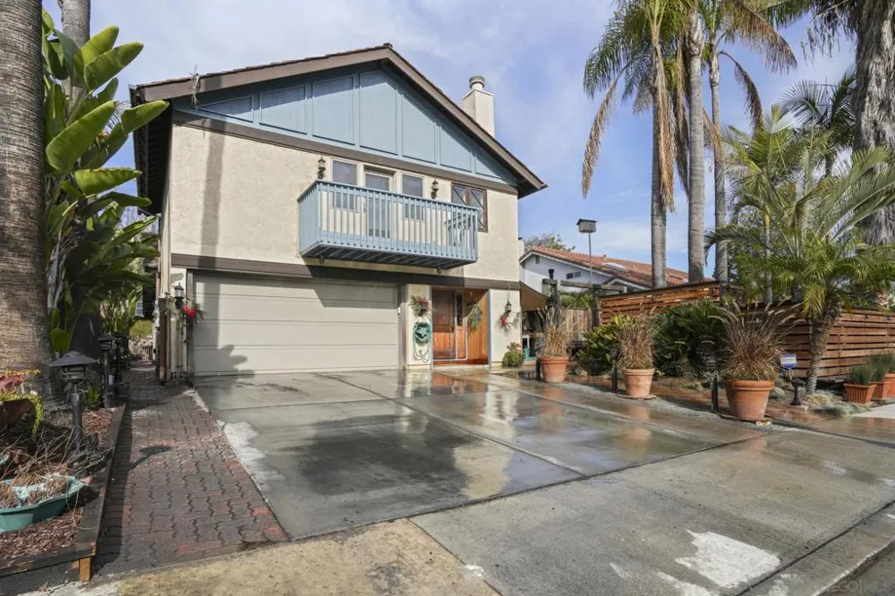 2706 El Rastro Ln Carlsbad, CA 92009
