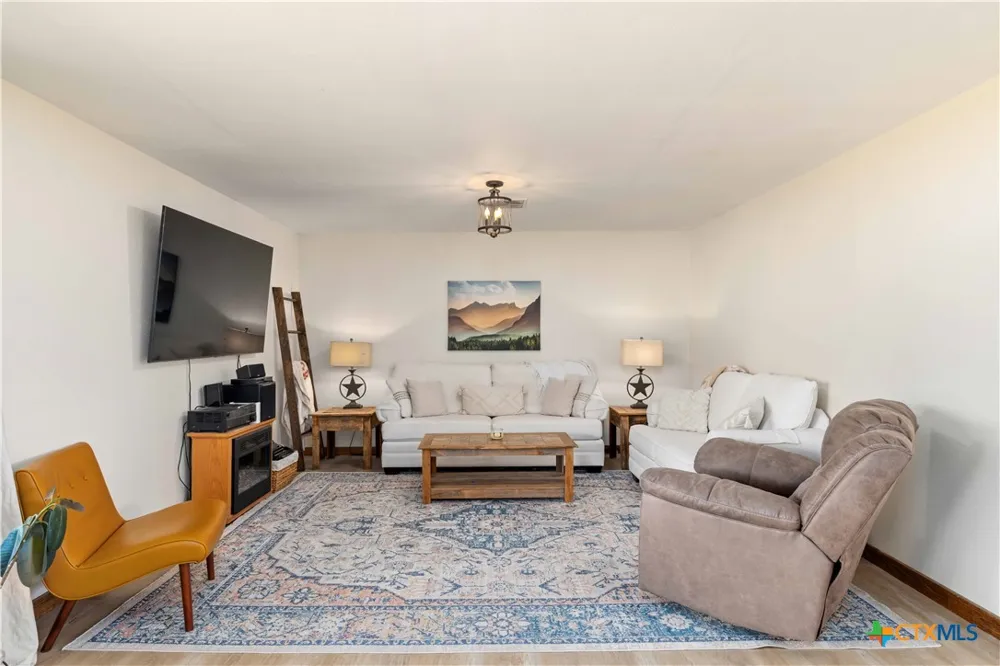 370 County Road 3106 Kempner, TX 76539