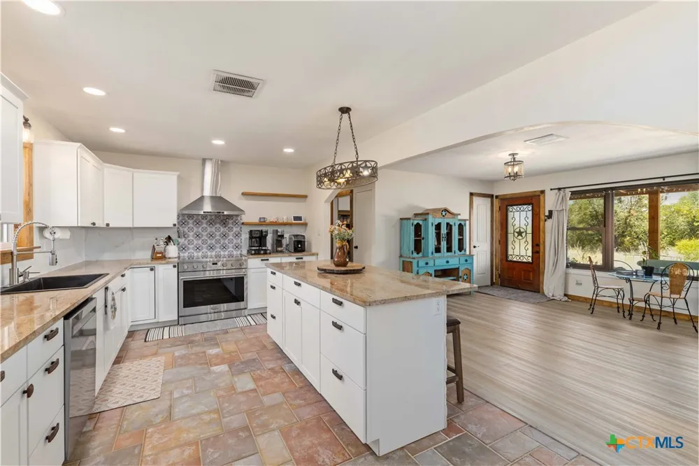370 County Road 3106 Kempner, TX 76539