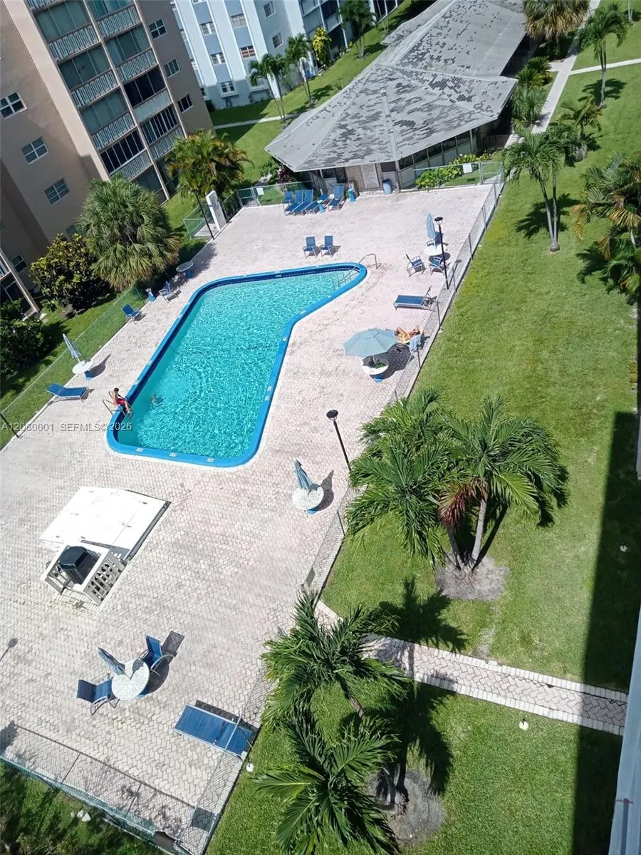 319 NE 14th Ave #604 Hallandale Beach, FL 33009