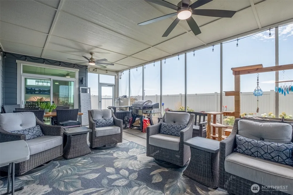 924 S M Loop Drive SW Quincy, WA 98848