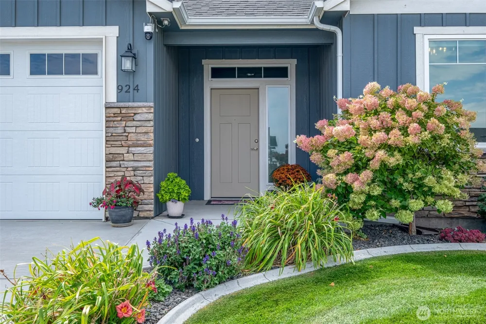 924 S M Loop Drive SW Quincy, WA 98848