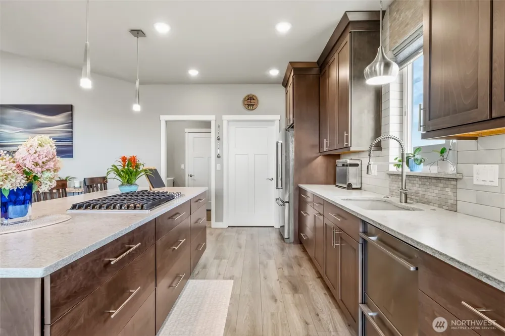 924 S M Loop Drive SW Quincy, WA 98848