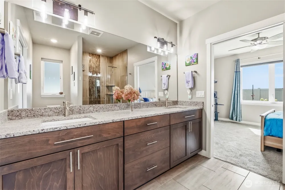 924 S M Loop Drive SW Quincy, WA 98848