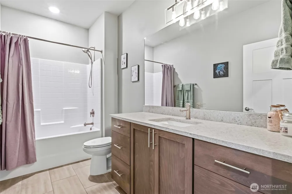 924 S M Loop Drive SW Quincy, WA 98848