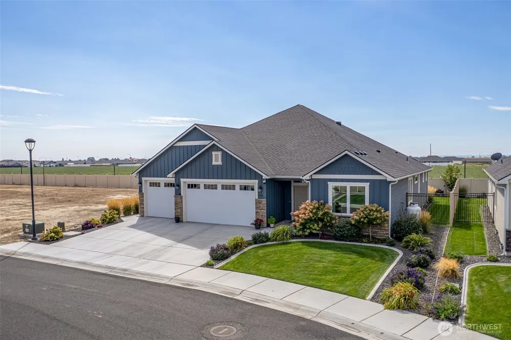 924 S M Loop Drive SW Quincy, WA 98848