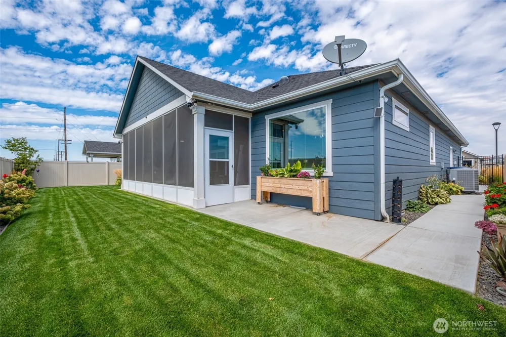 924 S M Loop Drive SW Quincy, WA 98848