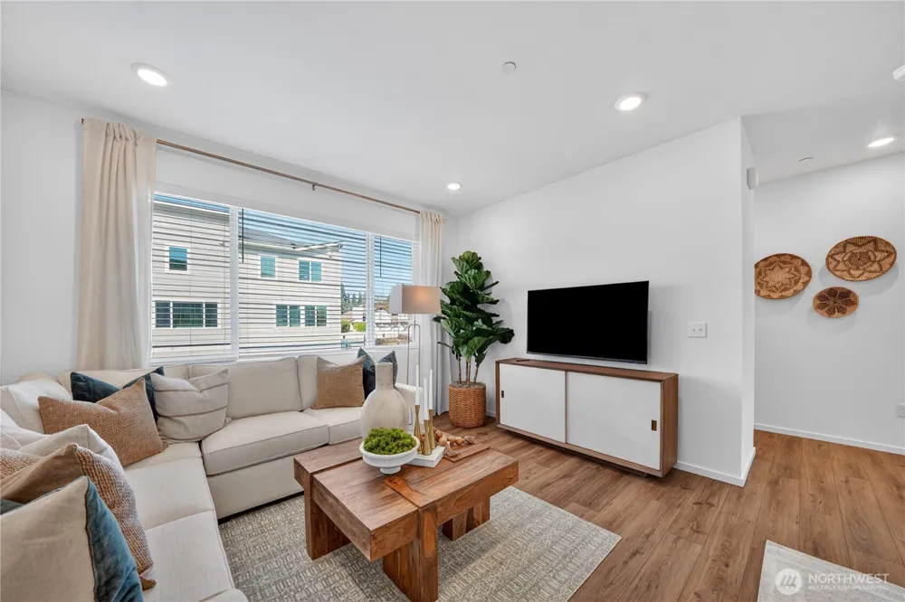 9811 31st Avenue SE #F4 Everett, WA 98208