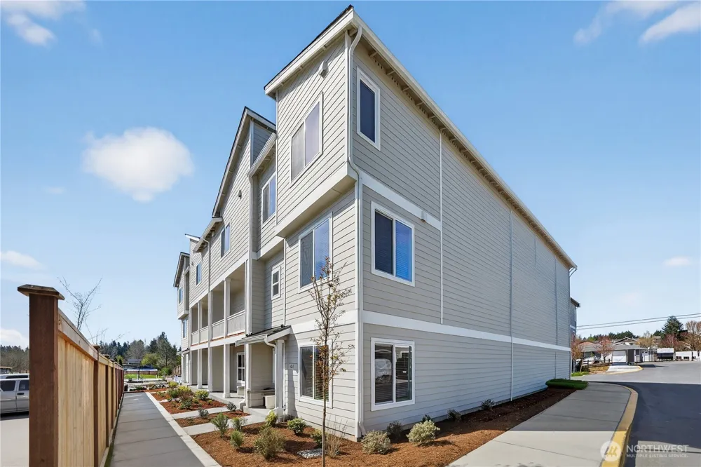9811 31st Avenue SE #F4 Everett, WA 98208