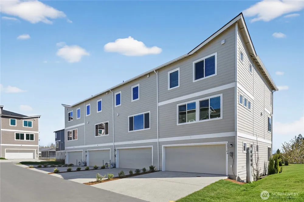9811 31st Avenue SE #F4 Everett, WA 98208
