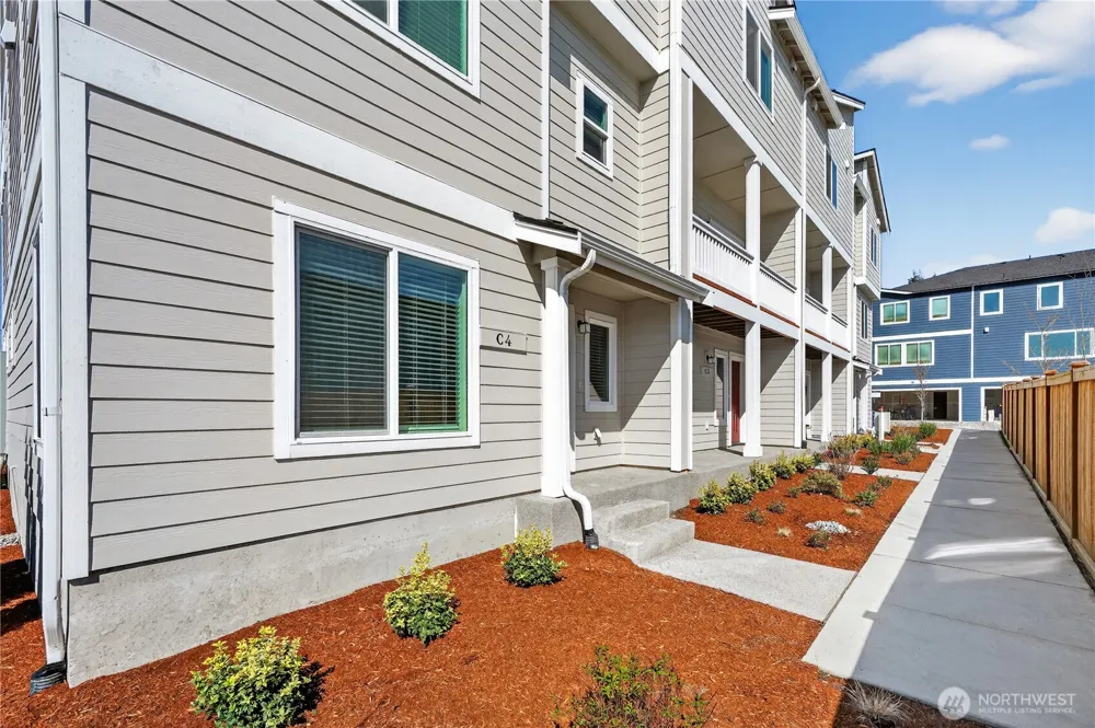 9811 31st Avenue SE #F4 Everett, WA 98208