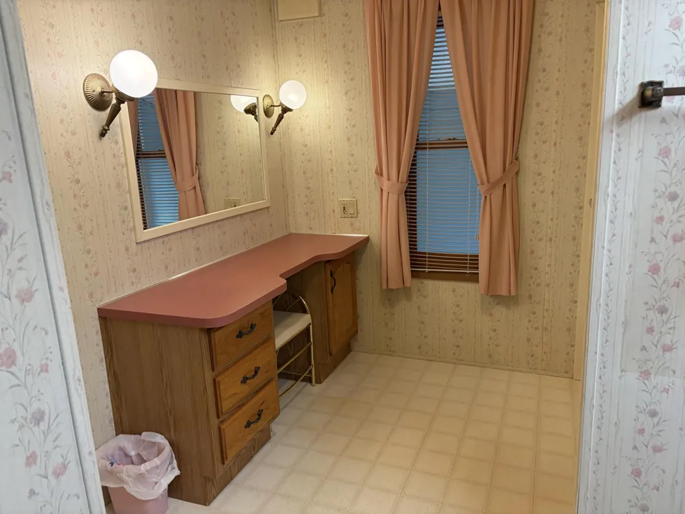 1212 Oak Brook Lane Portage City, MI 49002