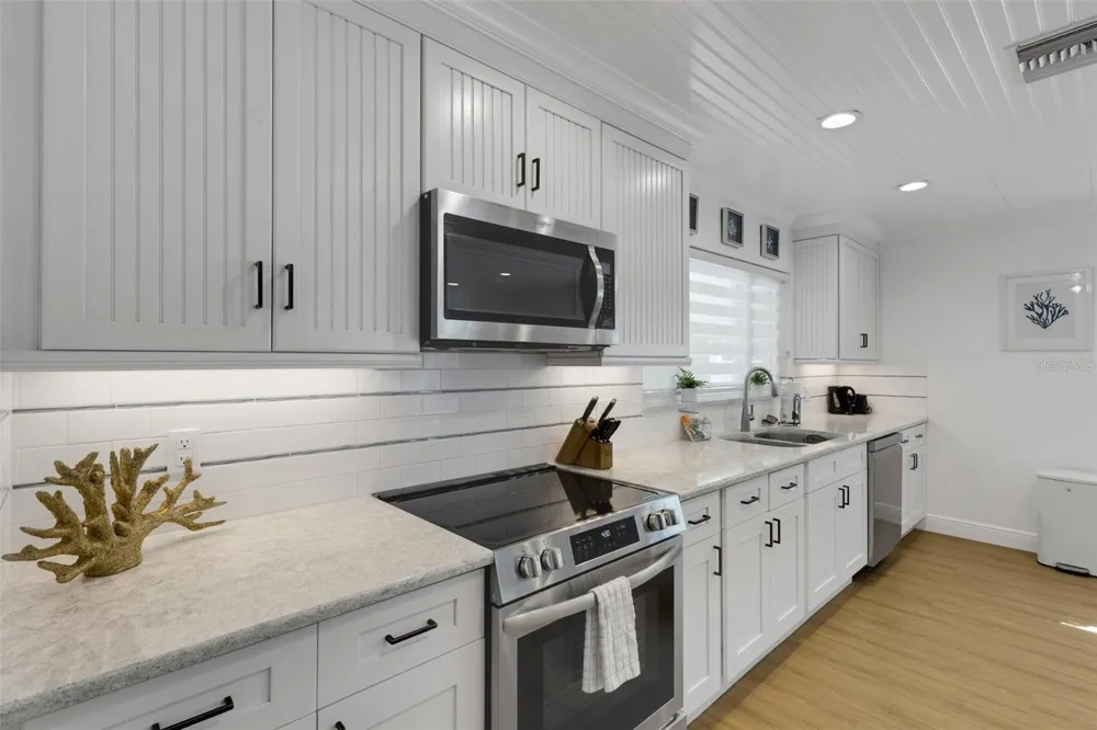 18317 SUNSET BOULEVARD Redington Shores, FL 33708