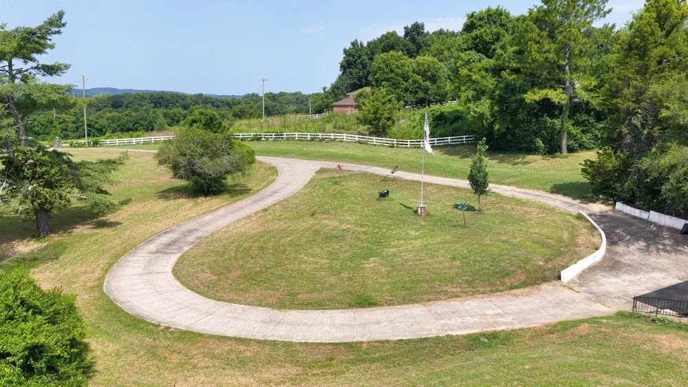 85 Boonshill Rd Fayetteville, TN 37334