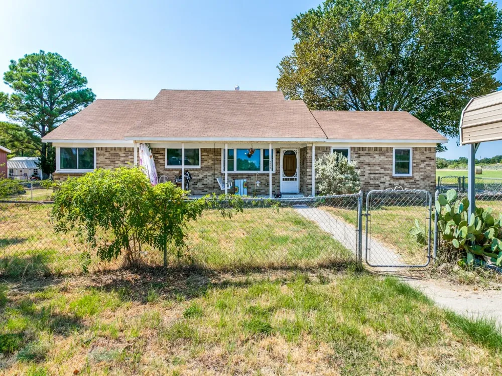 7439 Briar Road Azle, TX 76020
