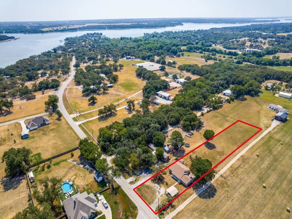 7439 Briar Road Azle, TX 76020
