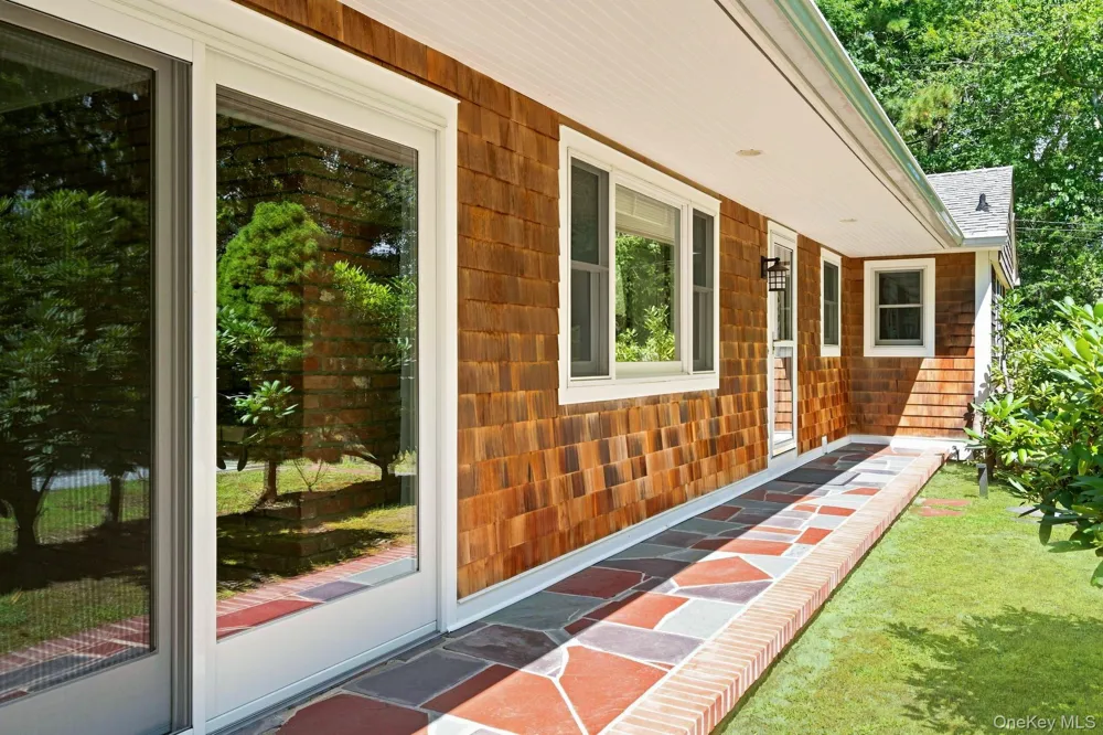 87 Jagger Lane Westhampton, NY 11977