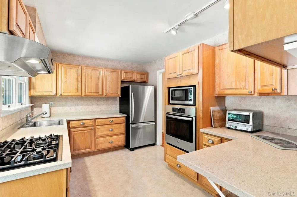 87 Jagger Lane Westhampton, NY 11977