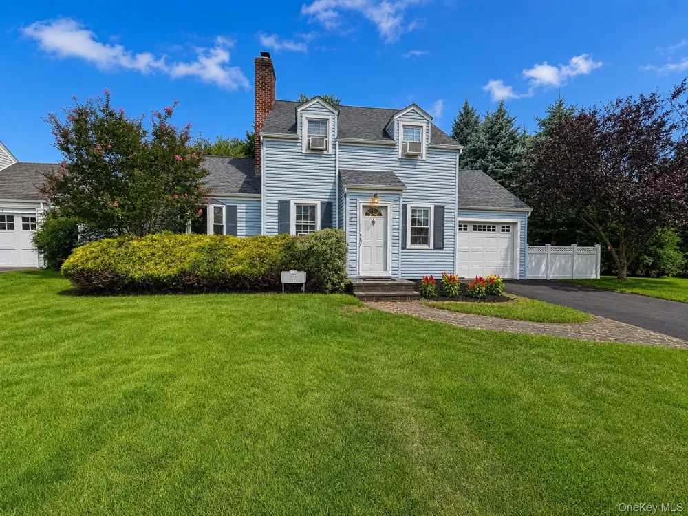 2 RUTH PLACE Glen Head, NY 11545