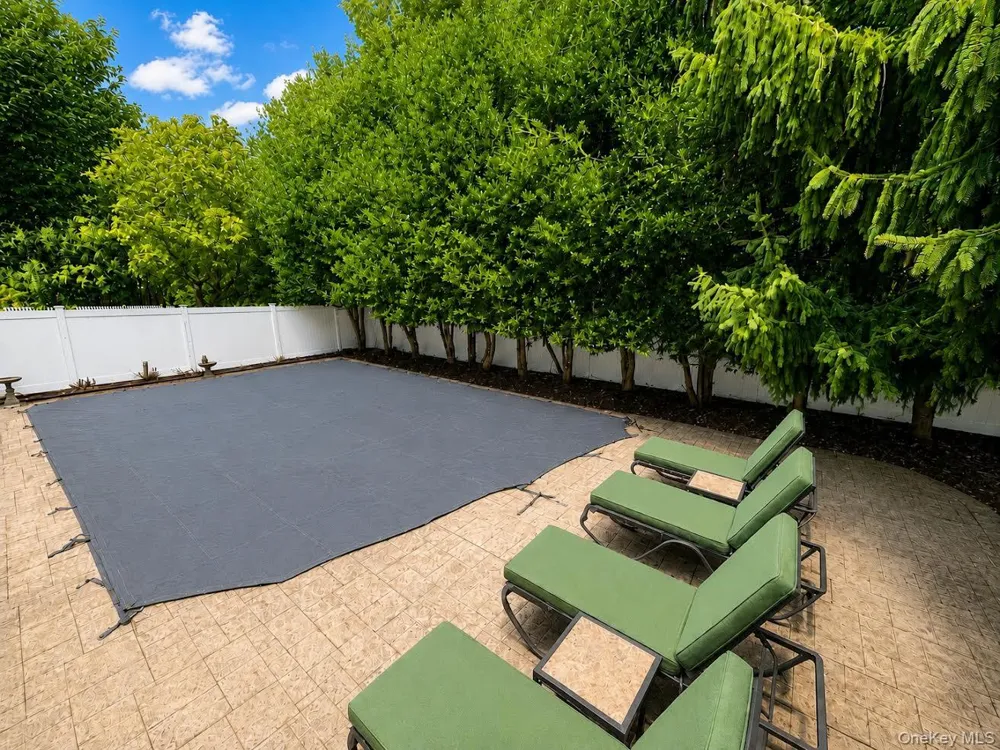 2 RUTH PLACE Glen Head, NY 11545