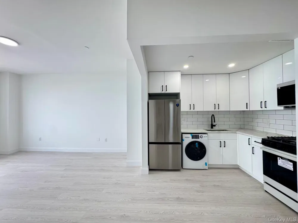 1434 110th Street #6G College Point, NY 11356