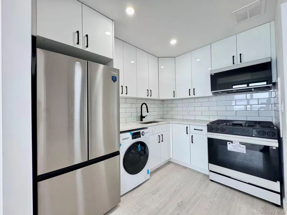 1434 110th Street #6G College Point, NY 11356