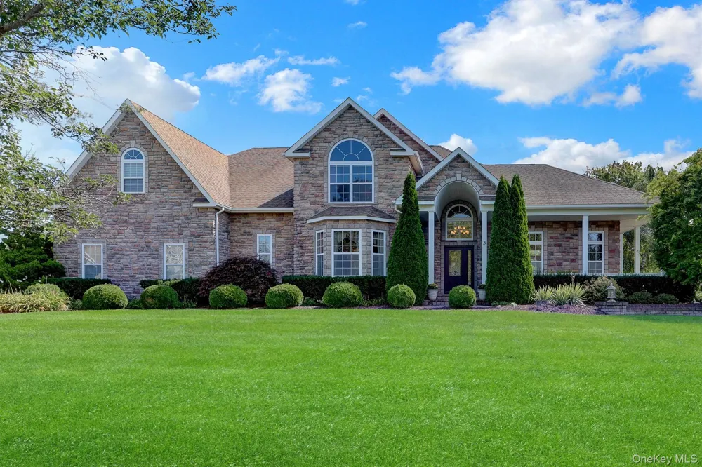 3 Sherwood Drive Shoreham, NY 11786