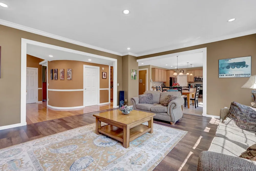 3 Sherwood Drive Shoreham, NY 11786